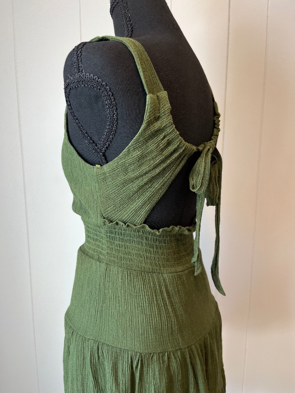 City Studio Sleeveless Tiered A-Line Dress Smocked Tie Back Indie sz S